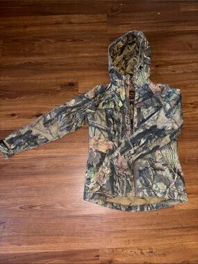 Women’s Walls Ourdoor Goods Realtree Mossy Oak Camo hunting jacket